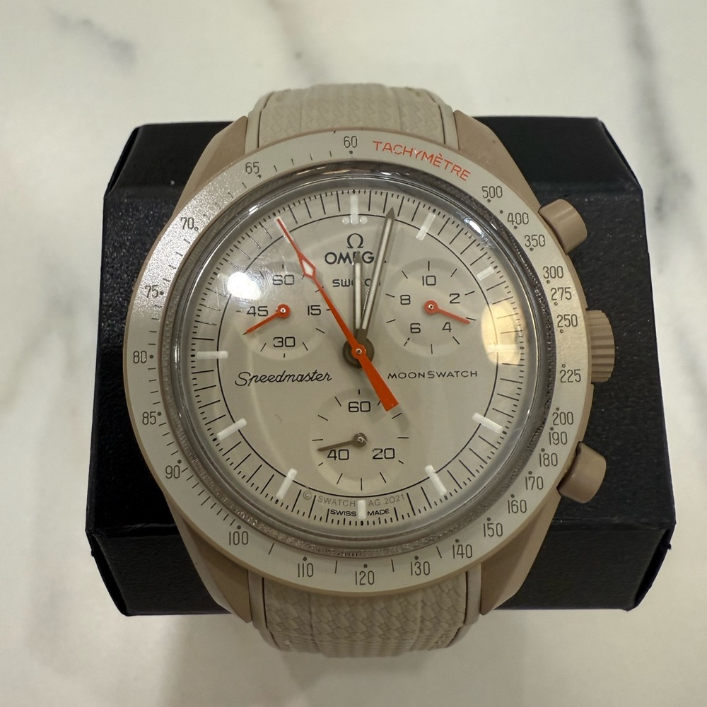 Omega X Swatch Speedmaster Moonswatch Mission Jupiter/Beige Watch